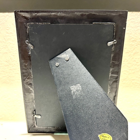 Red Enameled Rhinestones Diamond Quilted, 5x7 photo Photo Frame - Picture 4 of 4